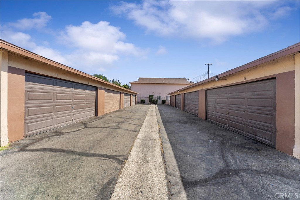 2122 S Acama Street 2122