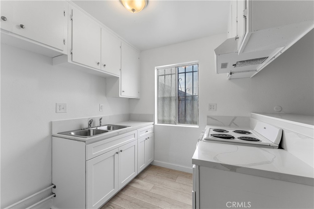 2122 S Acama Street 2122