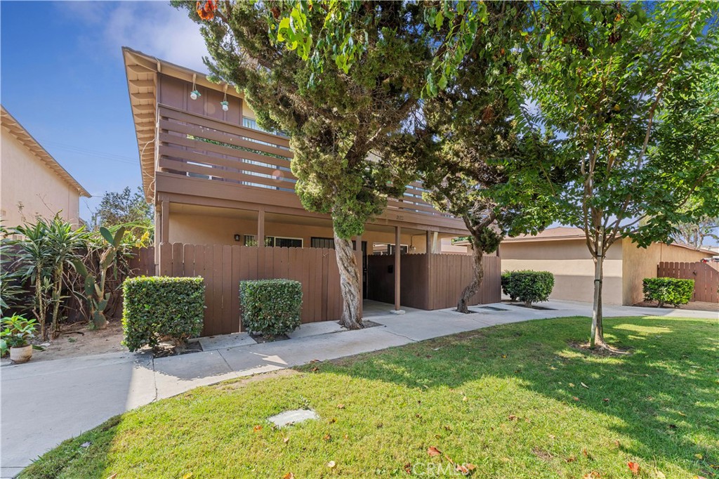 2122 S Acama Street 2122