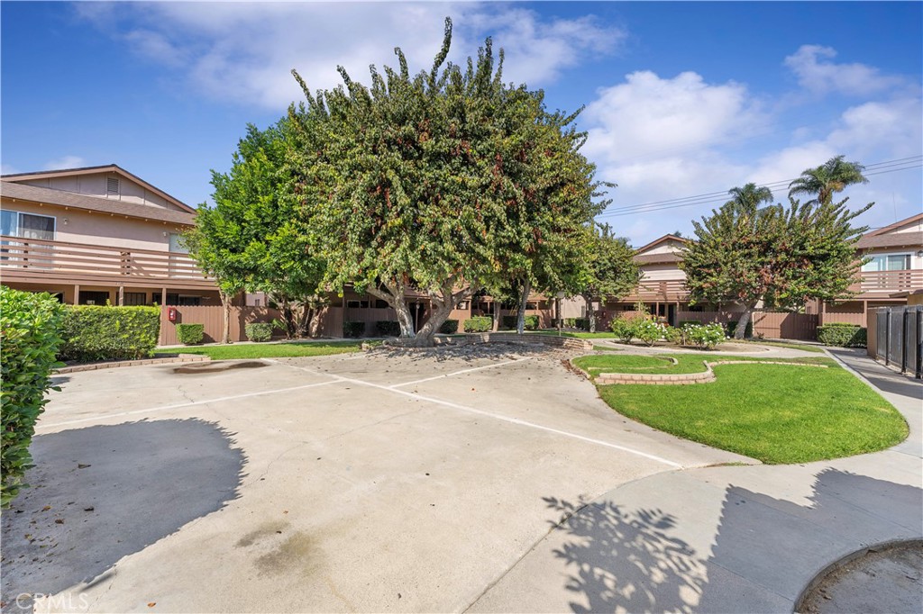 2122 S Acama Street 2122