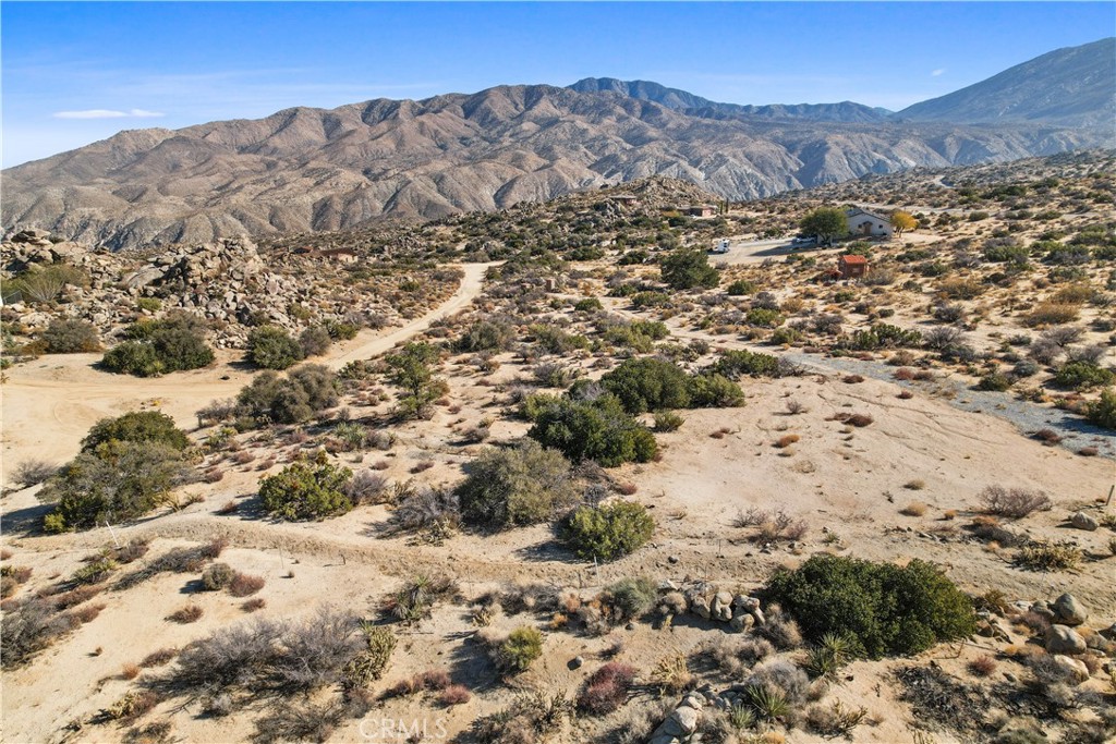 59705 Avenida Encino