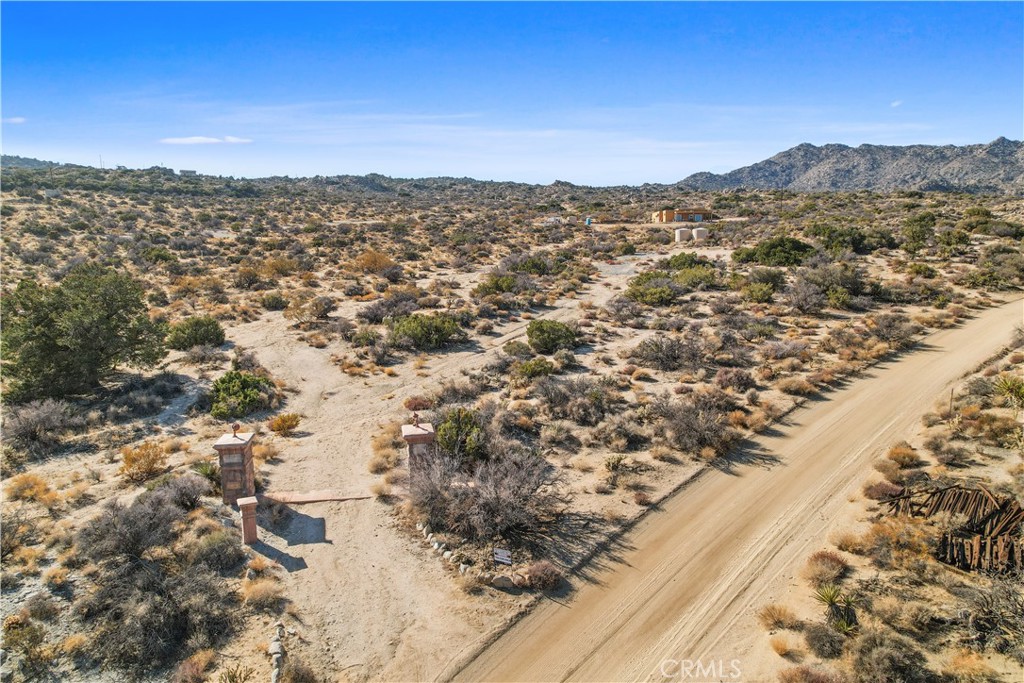 59705 Avenida Encino