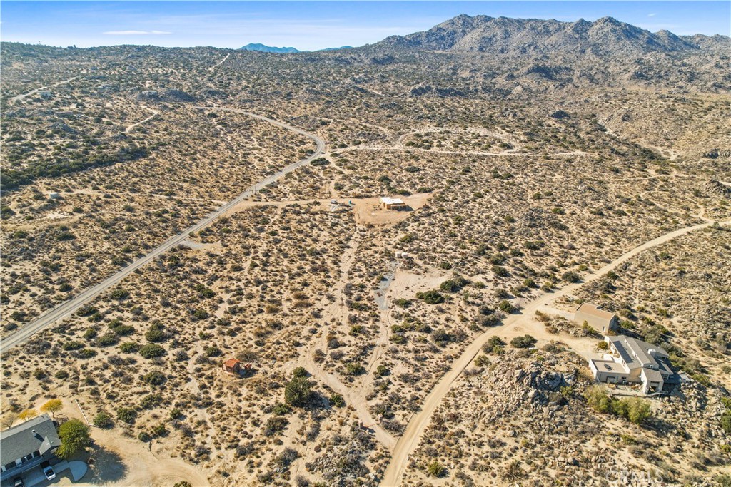 59705 Avenida Encino