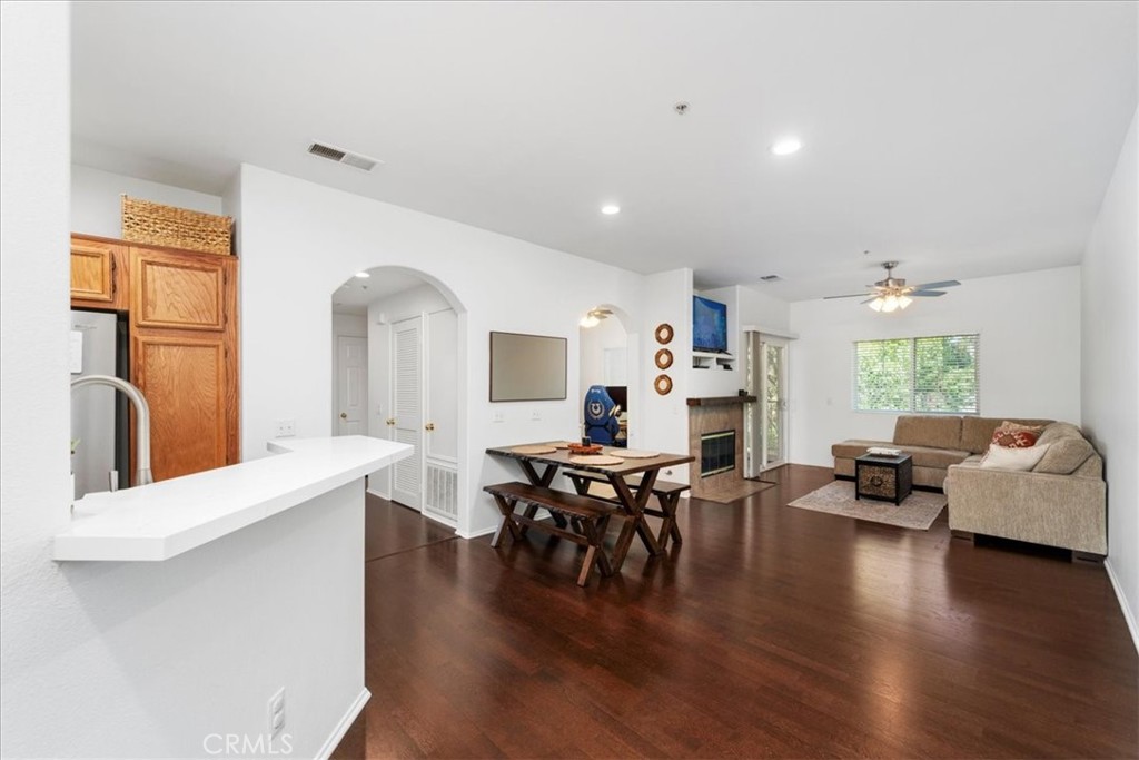 26326 Arboretum Way 405