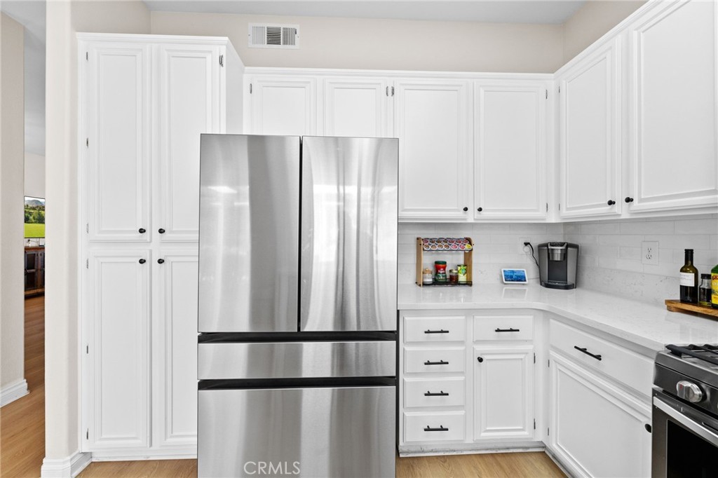 33422 Hillcrest Court