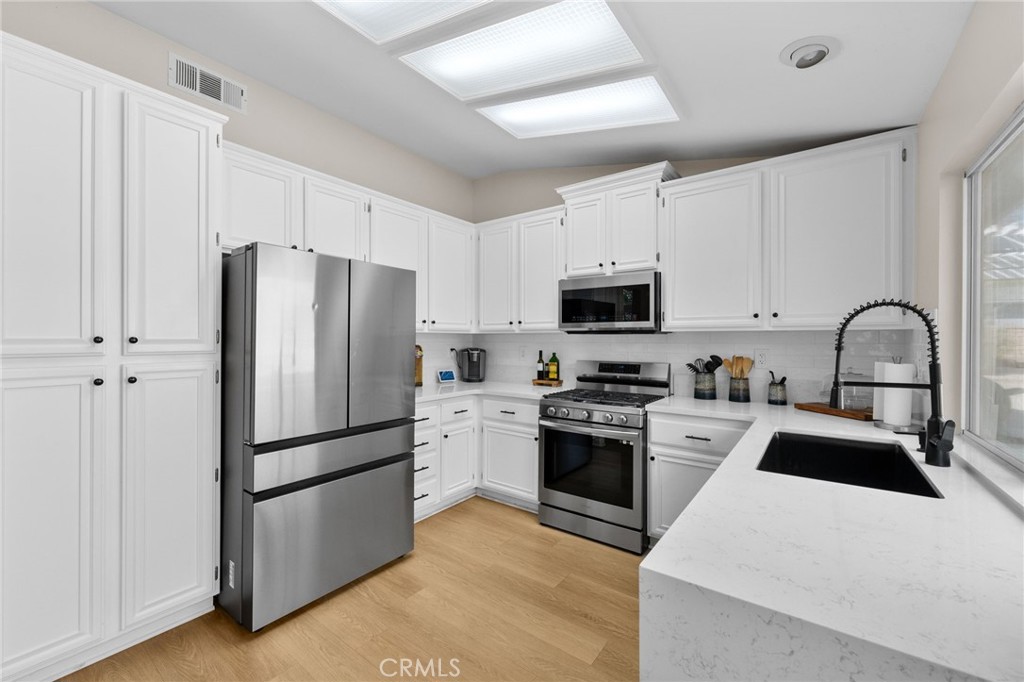 33422 Hillcrest Court