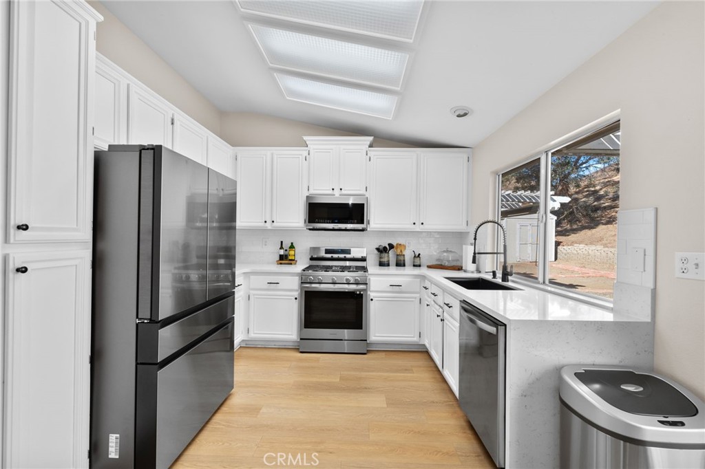 33422 Hillcrest Court