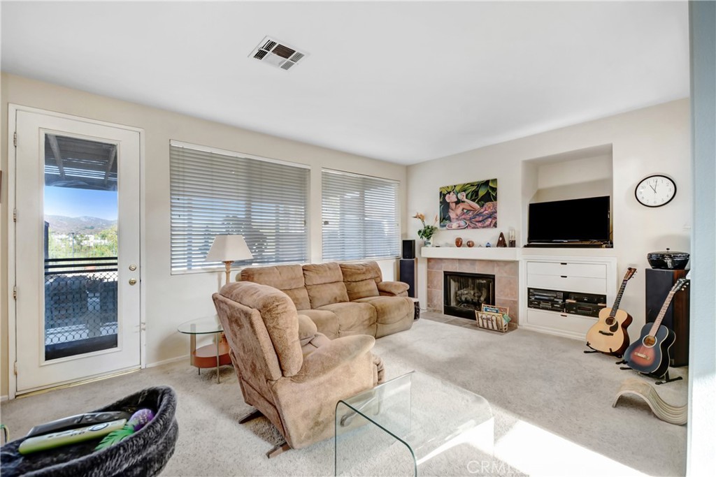 39879 Hillsboro Circle