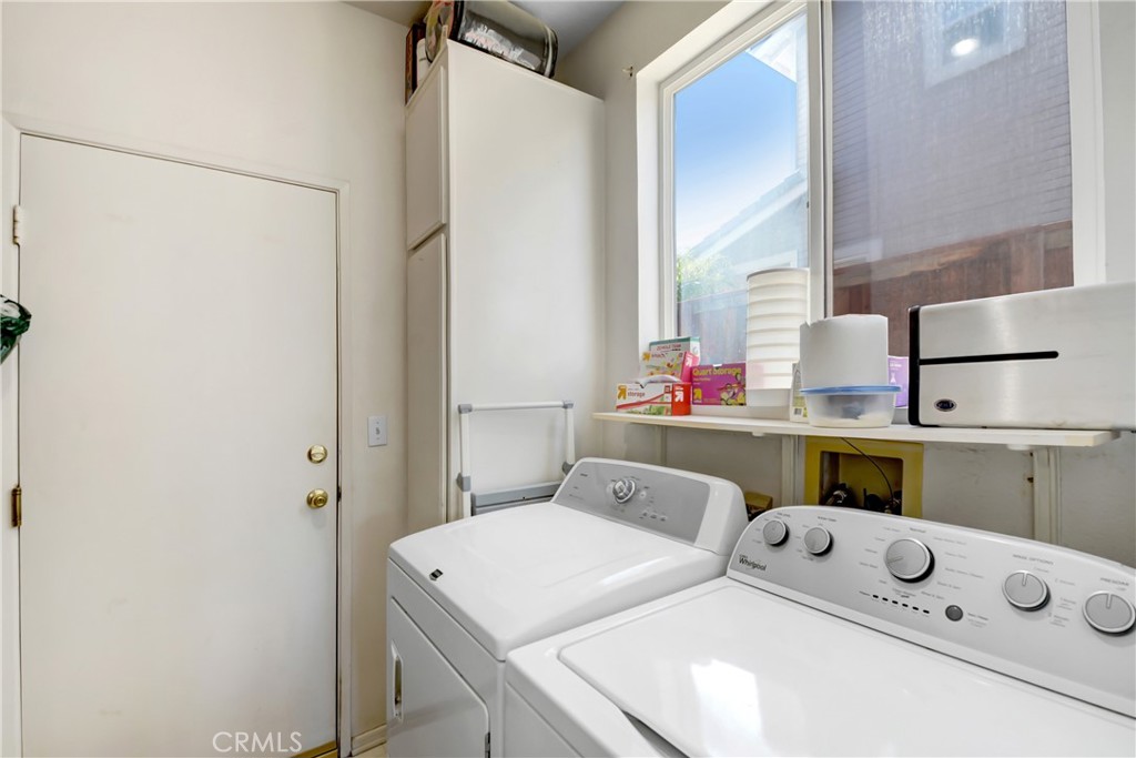 39879 Hillsboro Circle