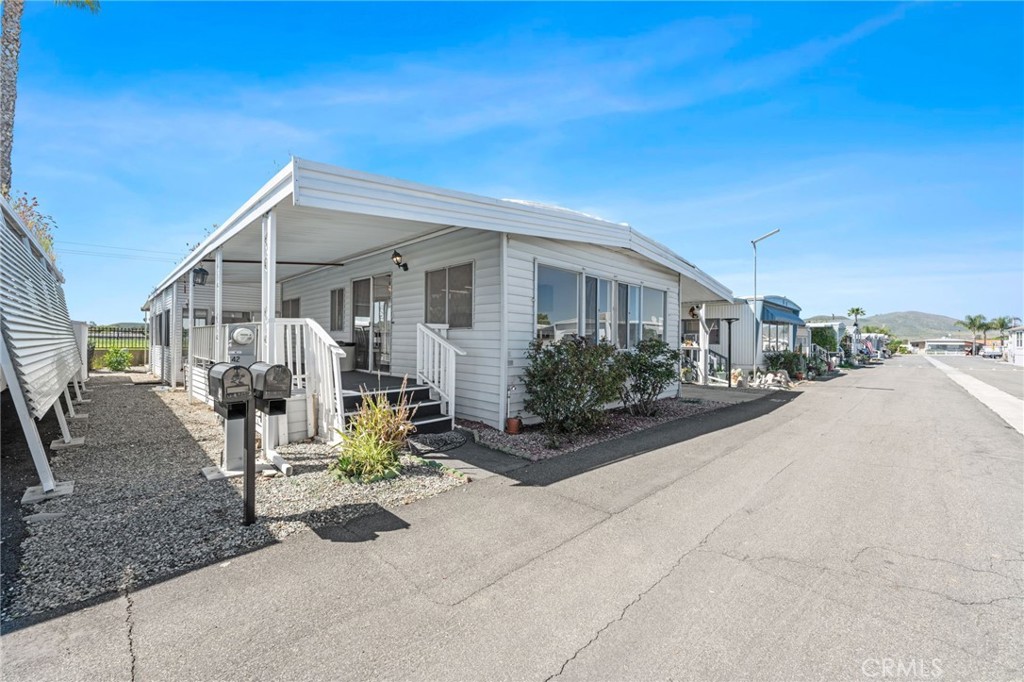 27150 SHADEL Road 42