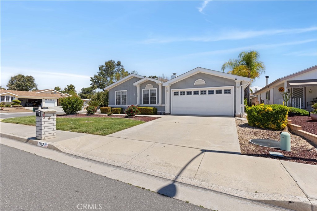 1562 Willow Leaf Drive