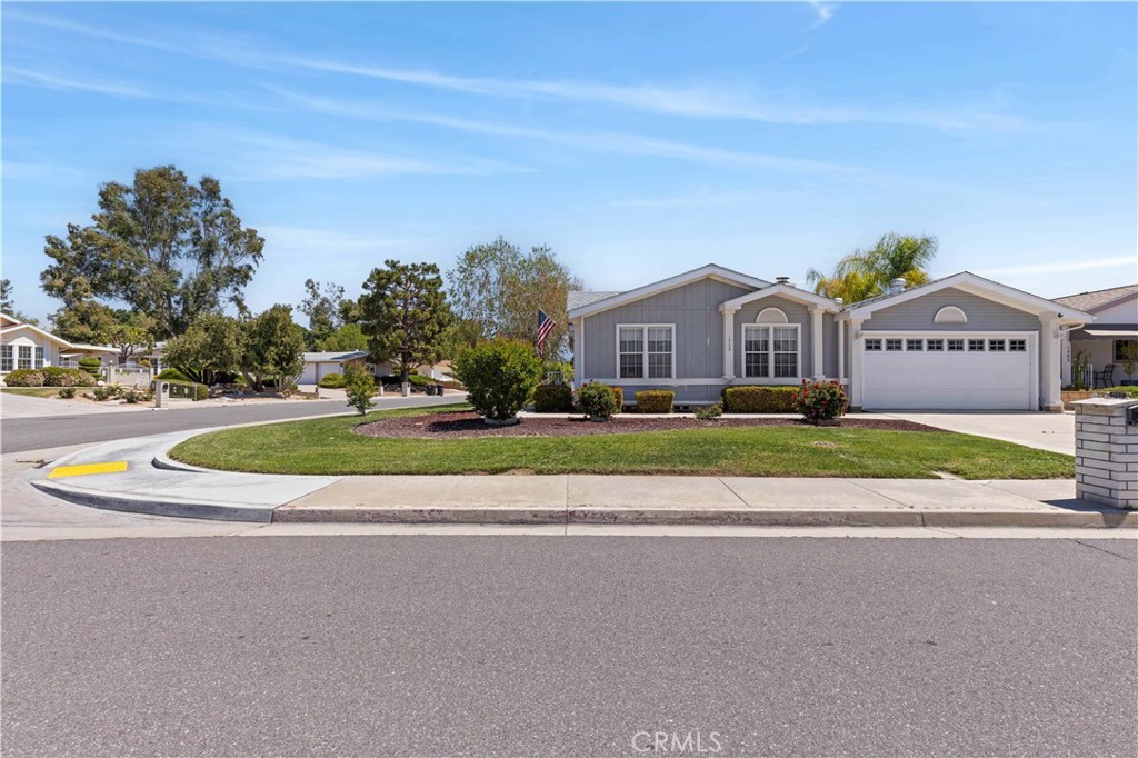 1562 Willow Leaf Drive