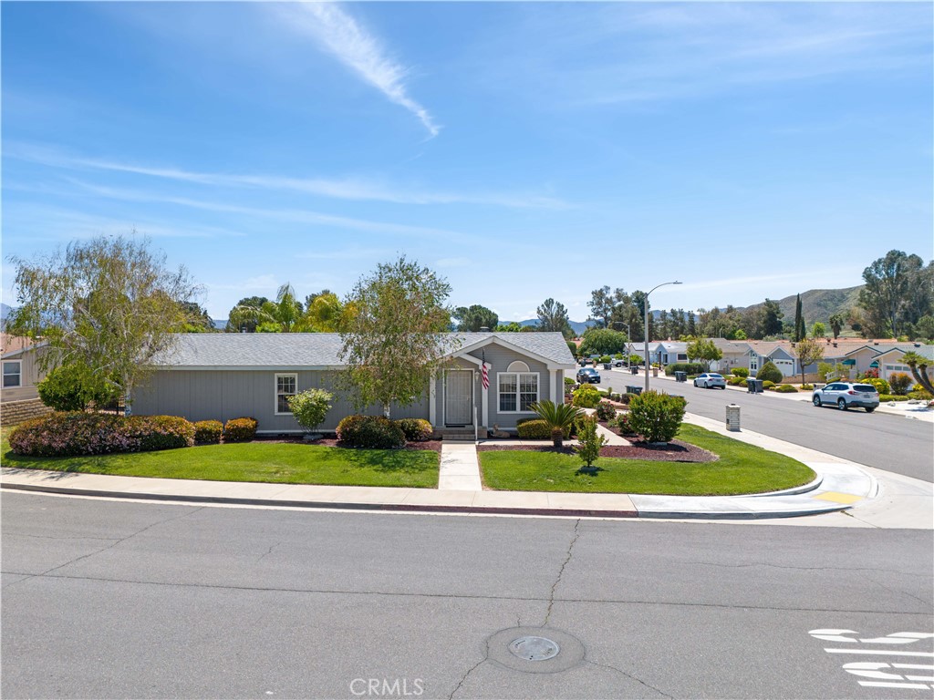 1562 Willow Leaf Drive