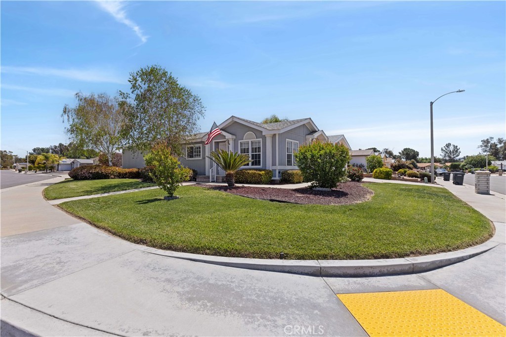 1562 Willow Leaf Drive