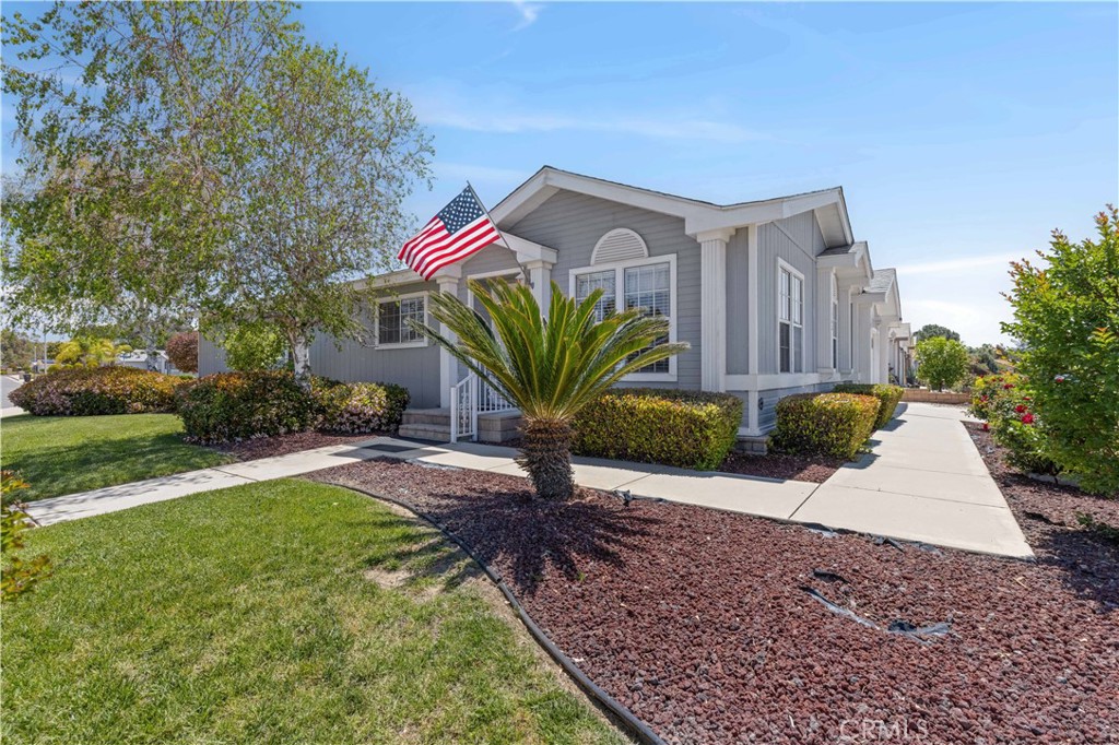 1562 Willow Leaf Drive