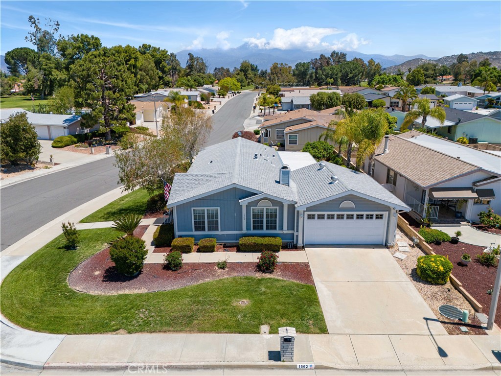 1562 Willow Leaf Drive