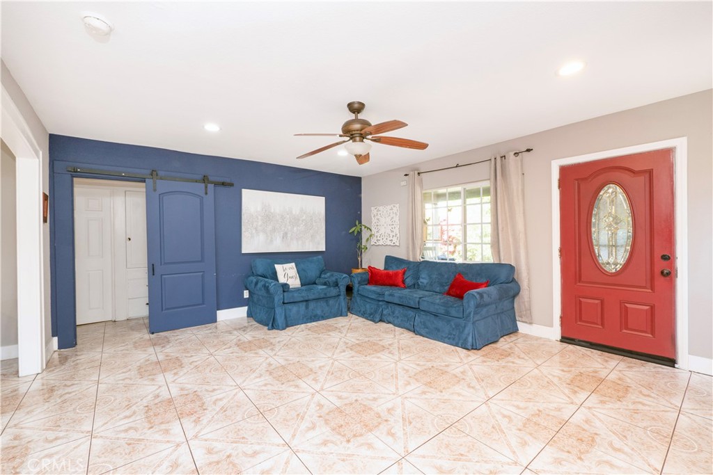 2223 Clarendon Avenue