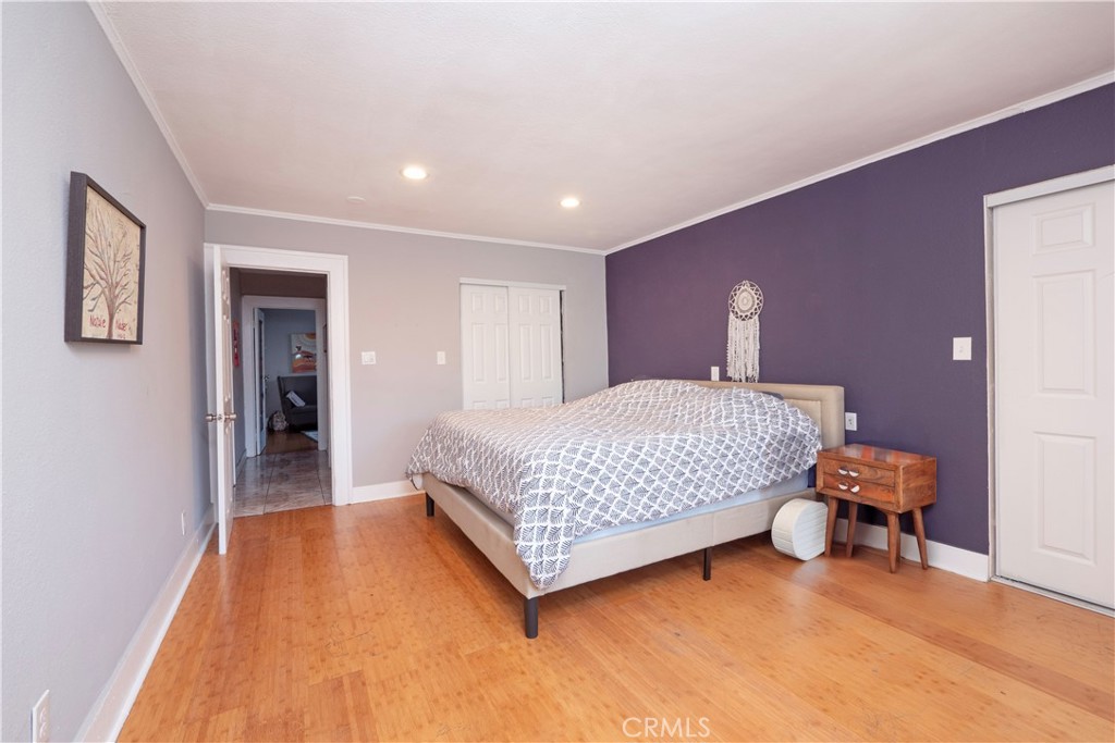 2223 Clarendon Avenue