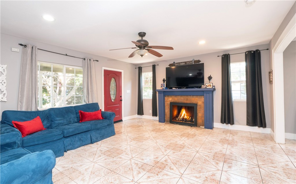 2223 Clarendon Avenue