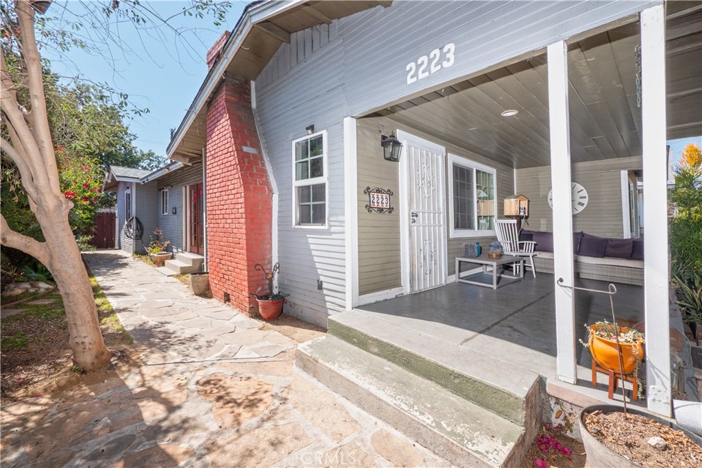 2223 Clarendon Avenue