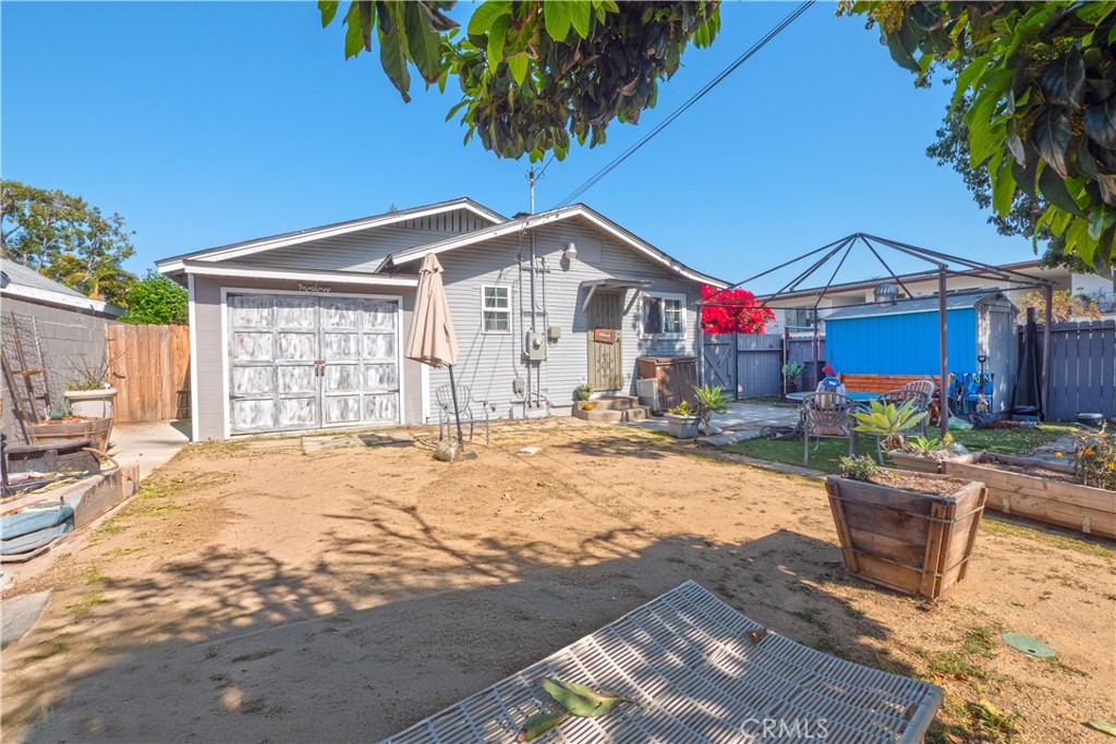 2223 Clarendon Avenue