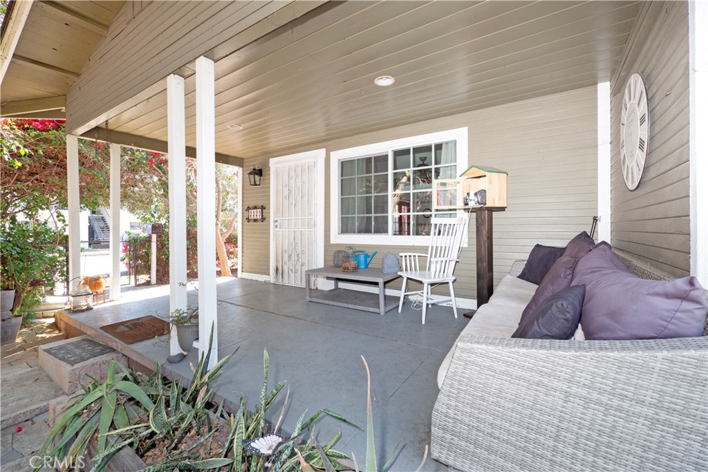 2223 Clarendon Avenue