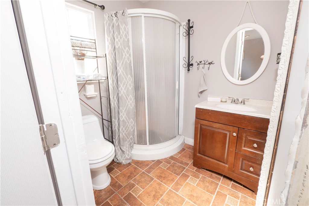 2223 Clarendon Avenue