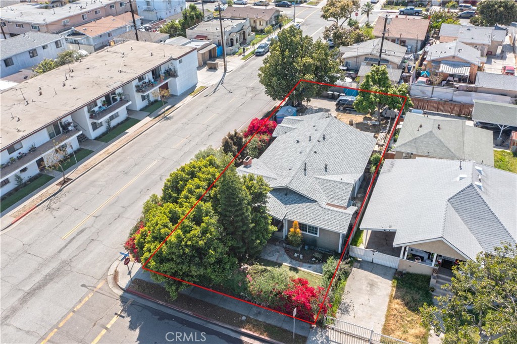 2223 Clarendon Avenue