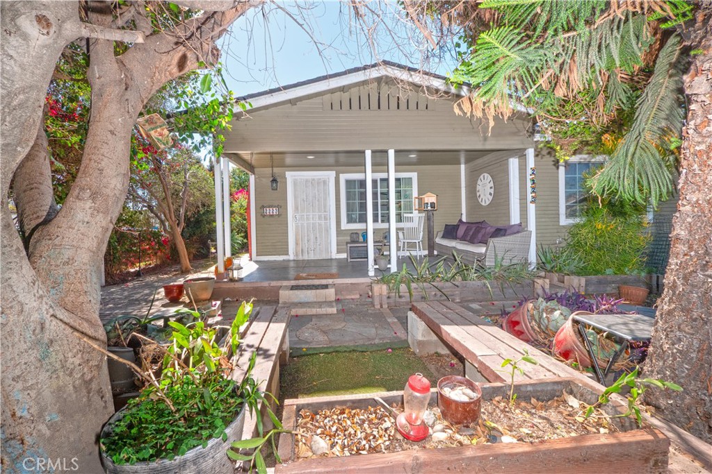 2223 Clarendon Avenue