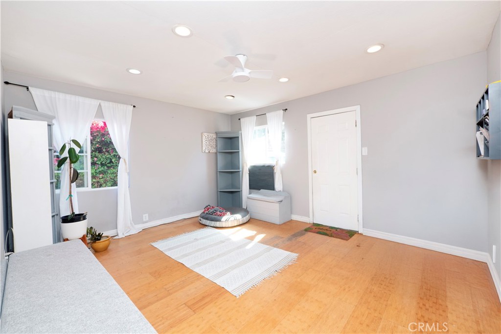 2223 Clarendon Avenue