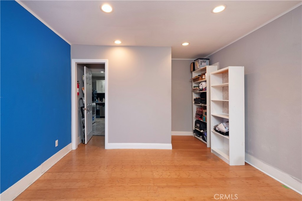 2223 Clarendon Avenue