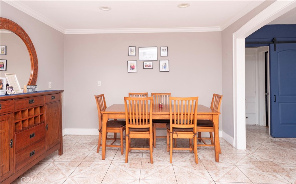 2223 Clarendon Avenue