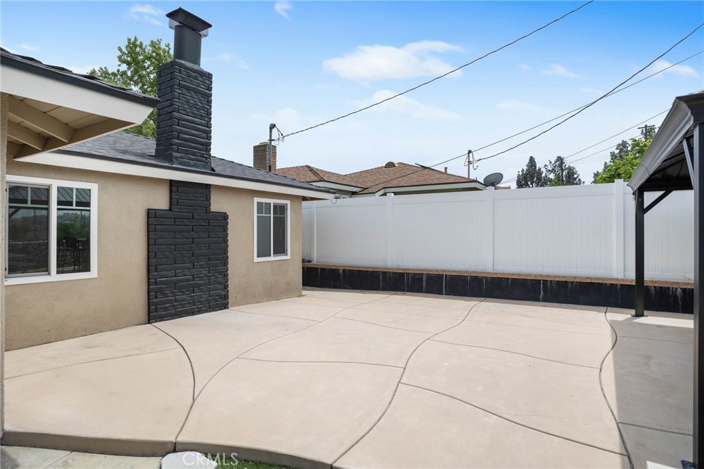 1325 N Birchnell Avenue