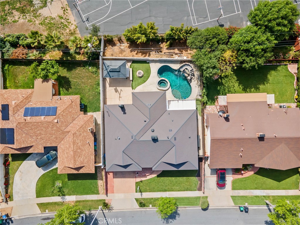 1325 N Birchnell Avenue