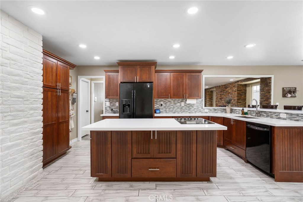 1325 N Birchnell Avenue