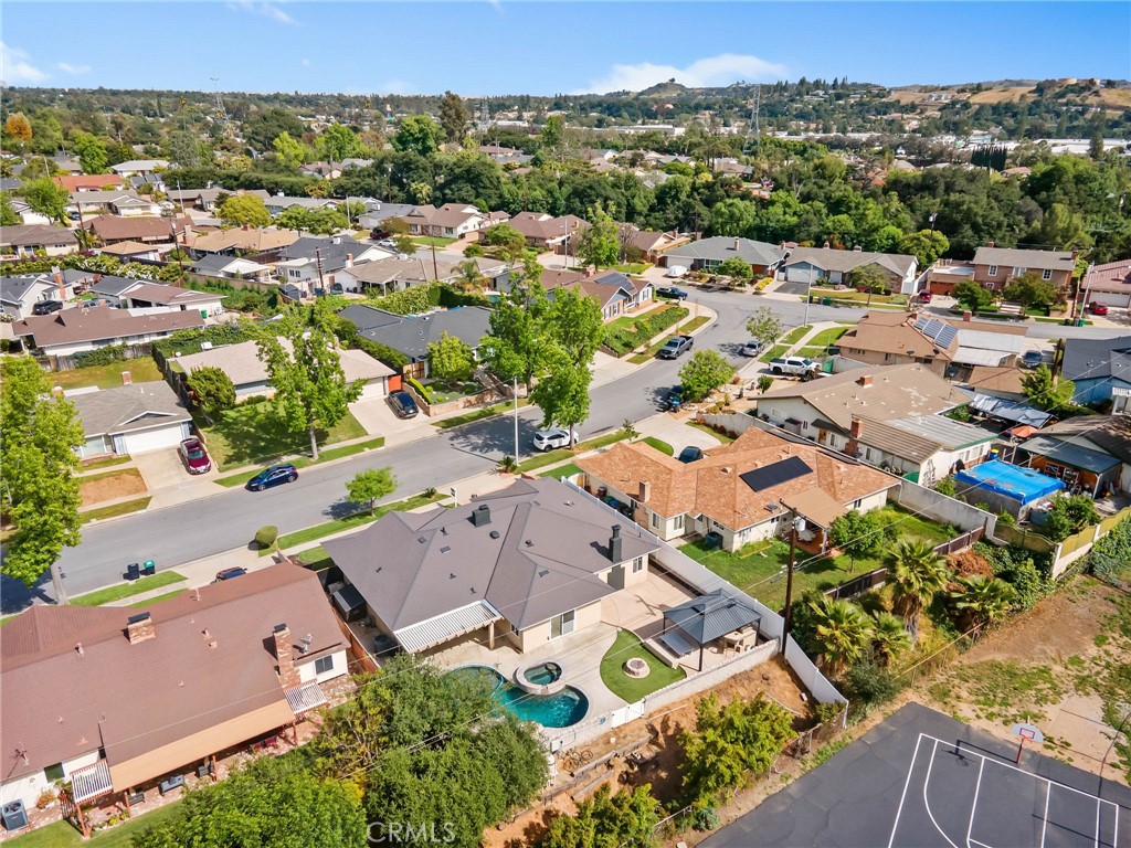 1325 N Birchnell Avenue