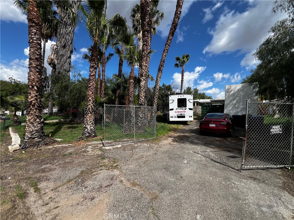 29070 Avenida De Las Flores