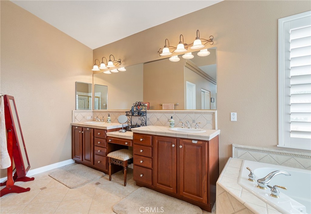 45242 Oakville Court