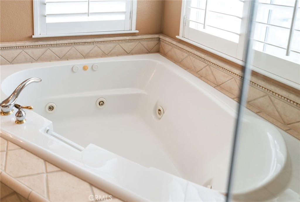 45242 Oakville Court
