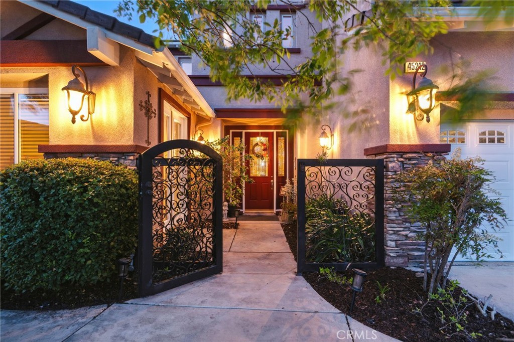 45242 Oakville Court