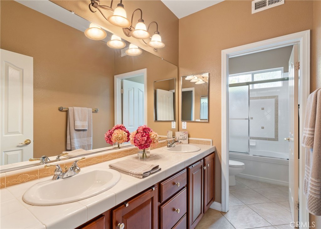 45242 Oakville Court