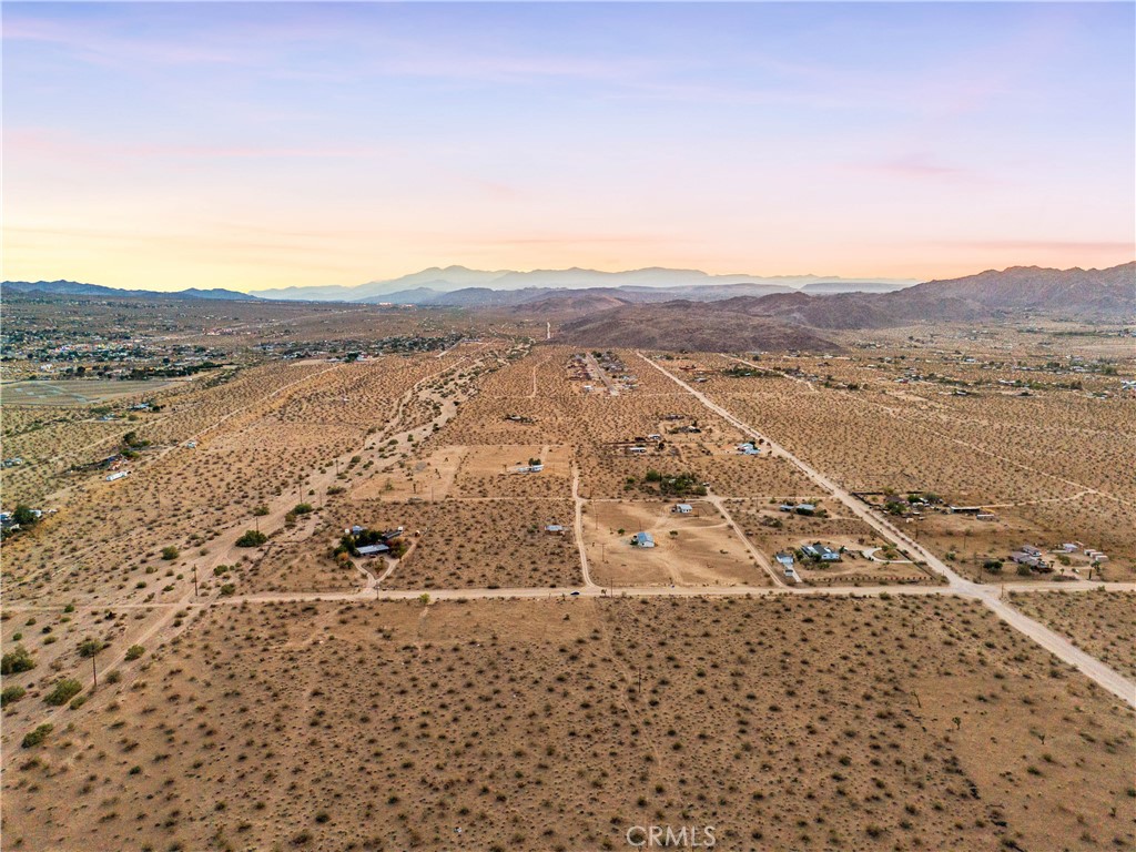 62941 Desert Trail