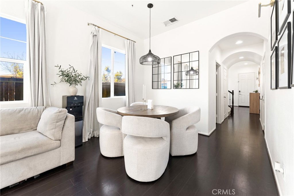 1474 De La Vina Street