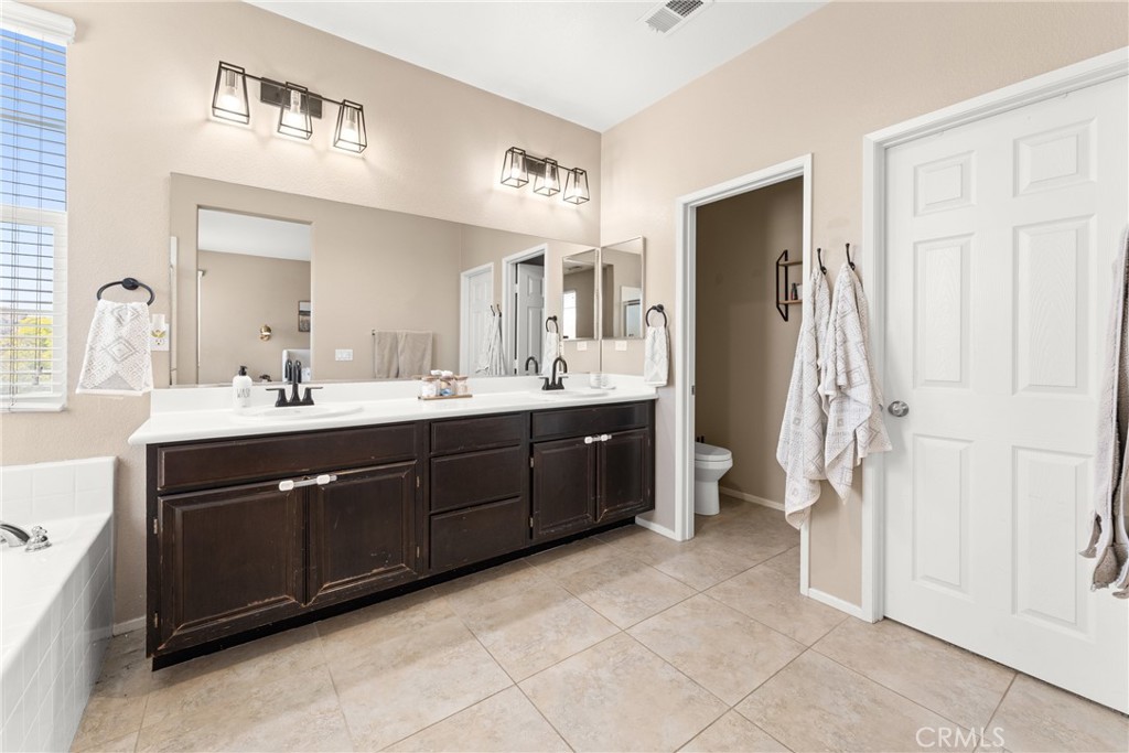 1474 De La Vina Street