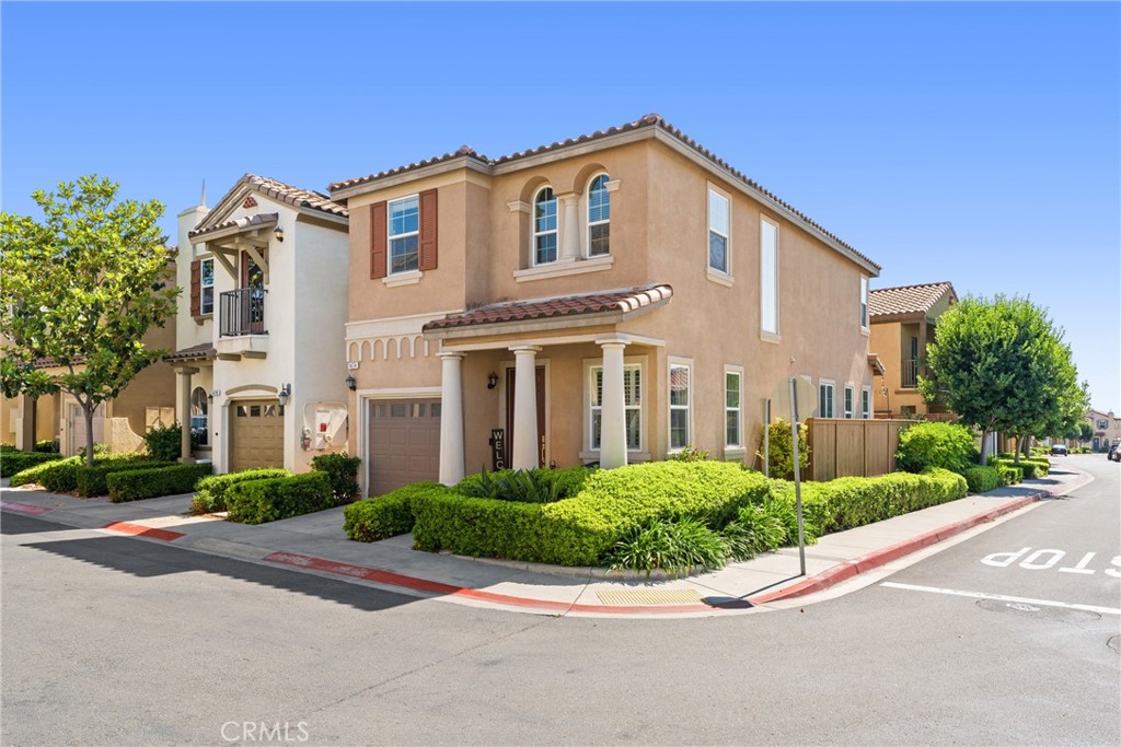 1474 De La Vina Street