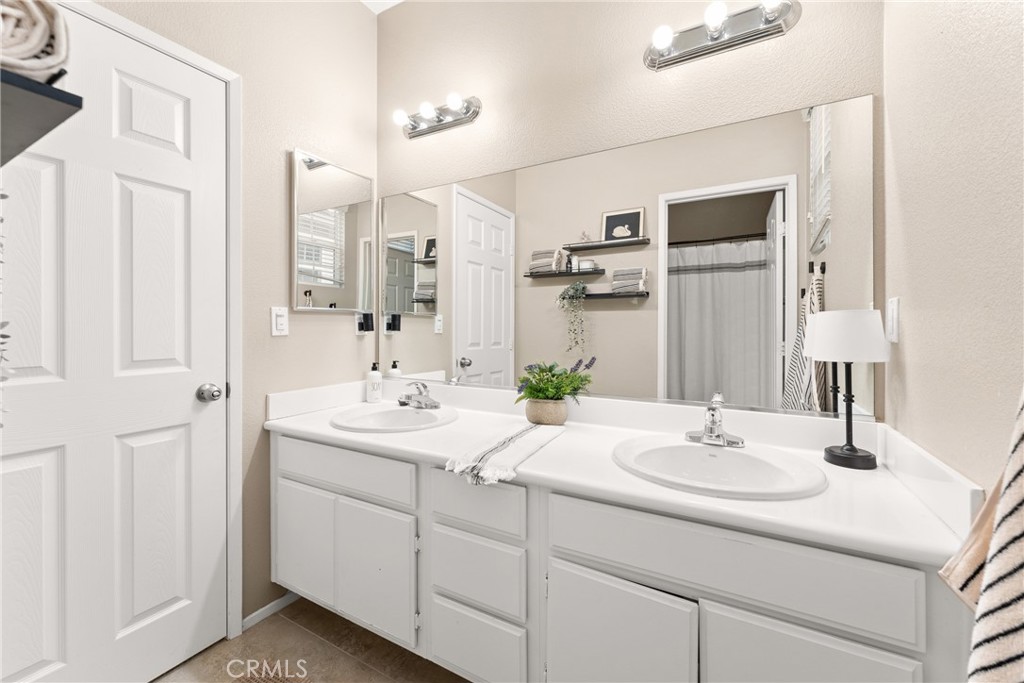 1474 De La Vina Street