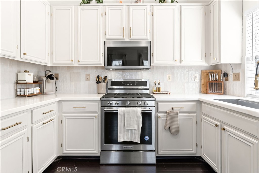 1474 De La Vina Street