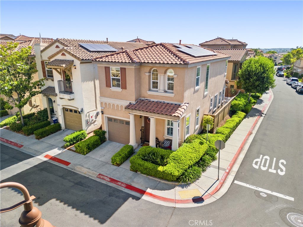 1474 De La Vina Street