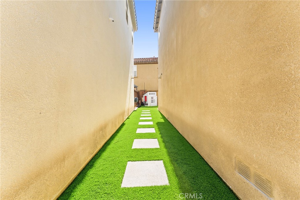 1474 De La Vina Street