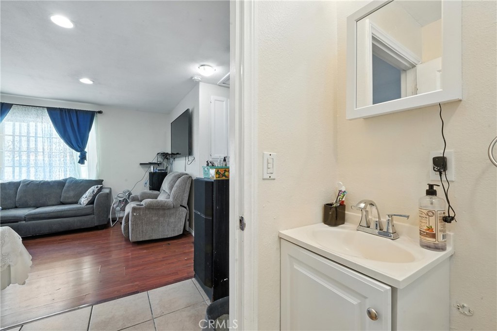 711 E 118th Street